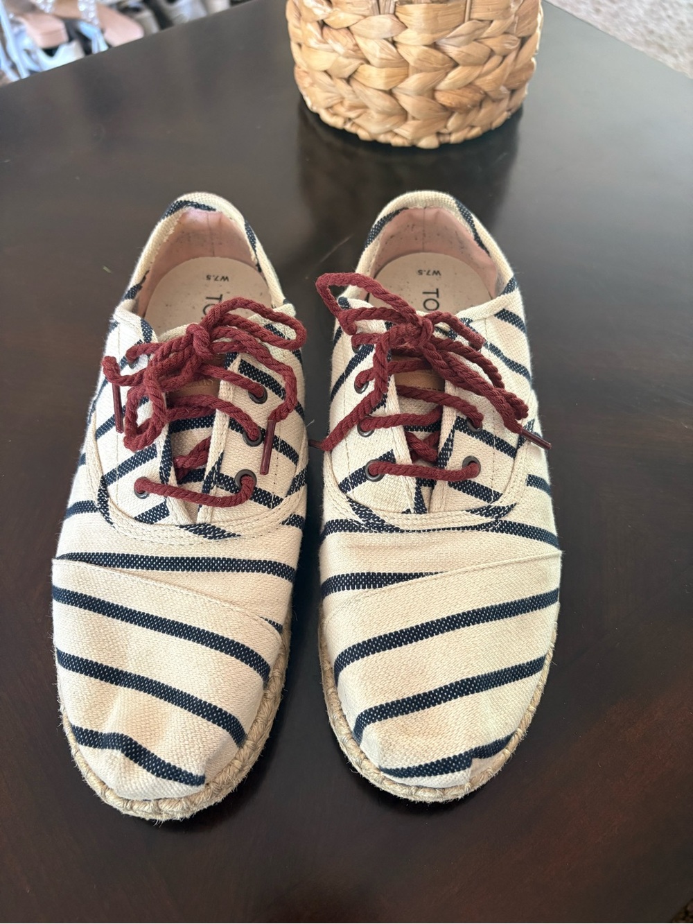 TOMS Cordones Rivera Stripe Canvas Lace-Up Flats Size 7.5 Navy Cream Espadrilles